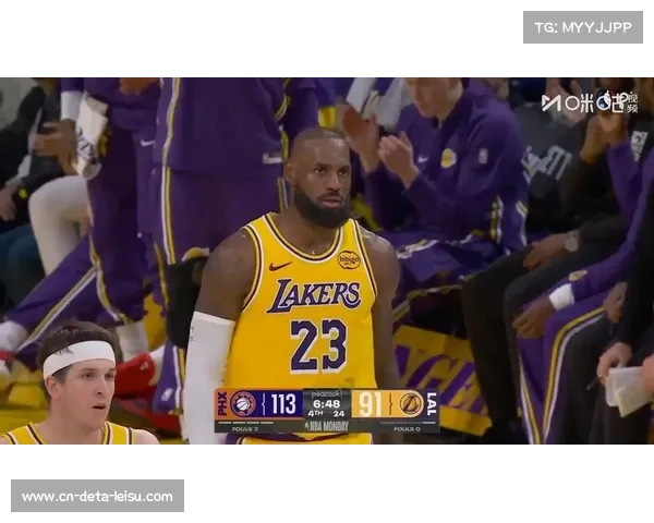 詹姆斯仅得8分终结1297场得分上双纪录,里夫斯44分三双率湖人绝杀猛龙